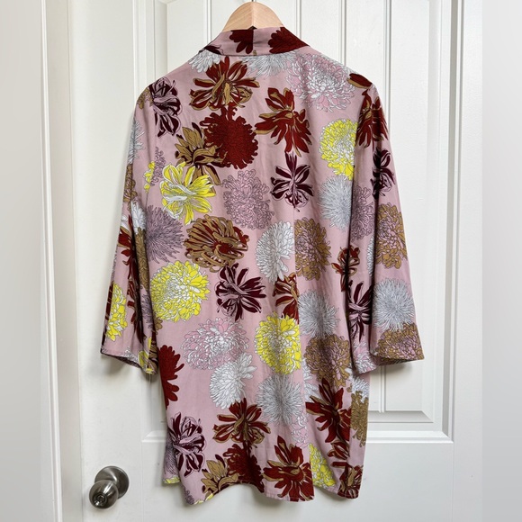 Revamped Dusty Rose Floral 3/4 Sleeve Duster Jacket. Size M - Picture 2 of 4